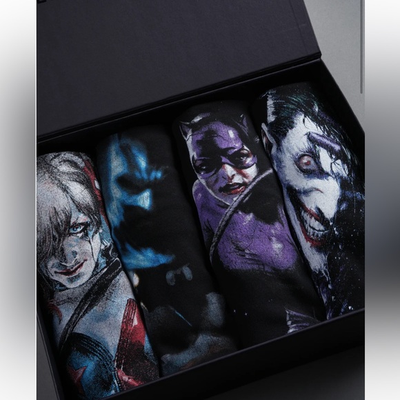Darc Sport x DC Batman vs Joker “Side-By-Side” Tee Box Set – Medium RARE - Picture 2 of 16
